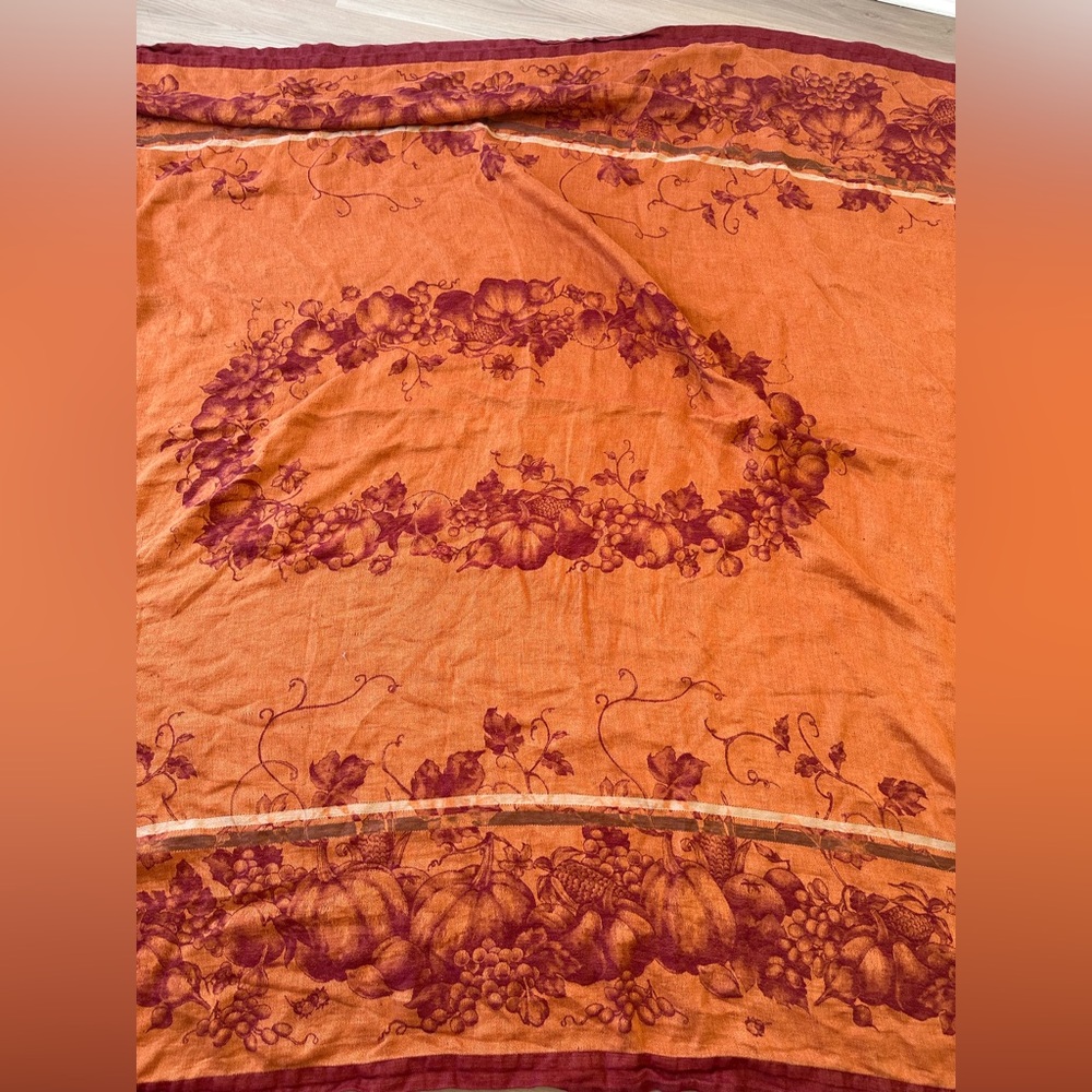 Williams Sonoma 70” by 108” Thanksgiving Linen Tablecloth - Picture 5 of 15
